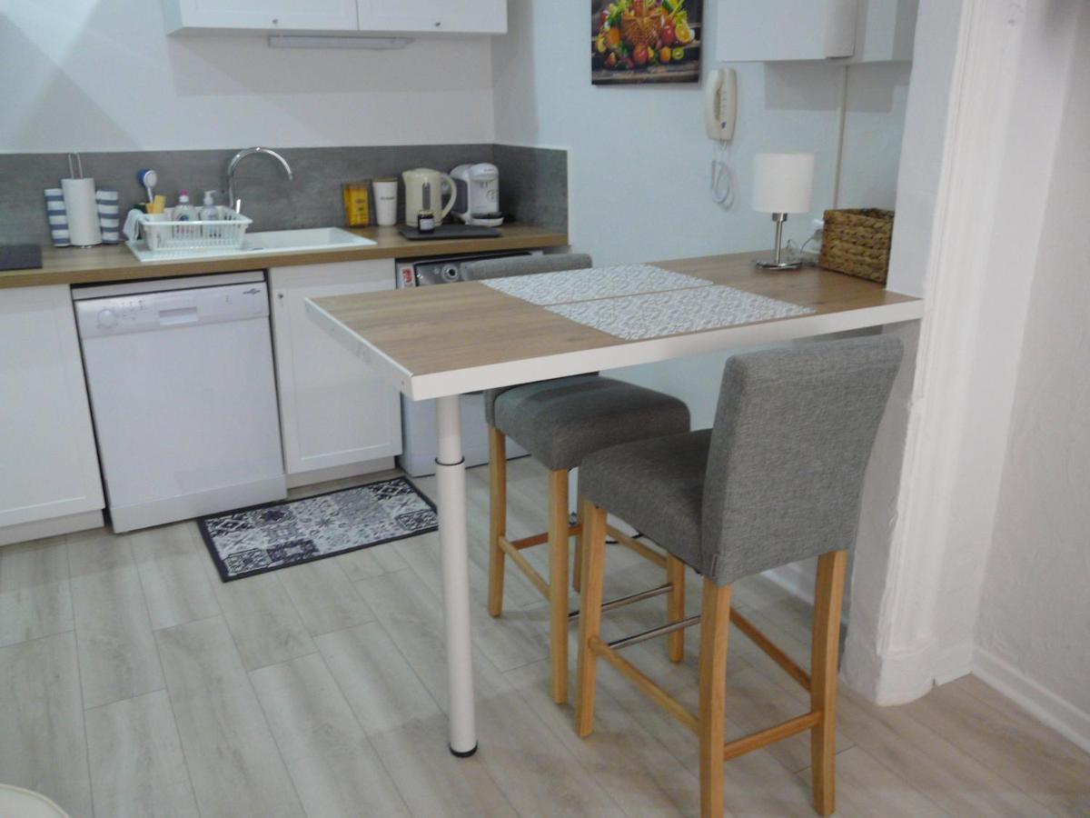Flots De L Isle Apartamento LʼIsle-sur-la-Sorgue Exterior foto